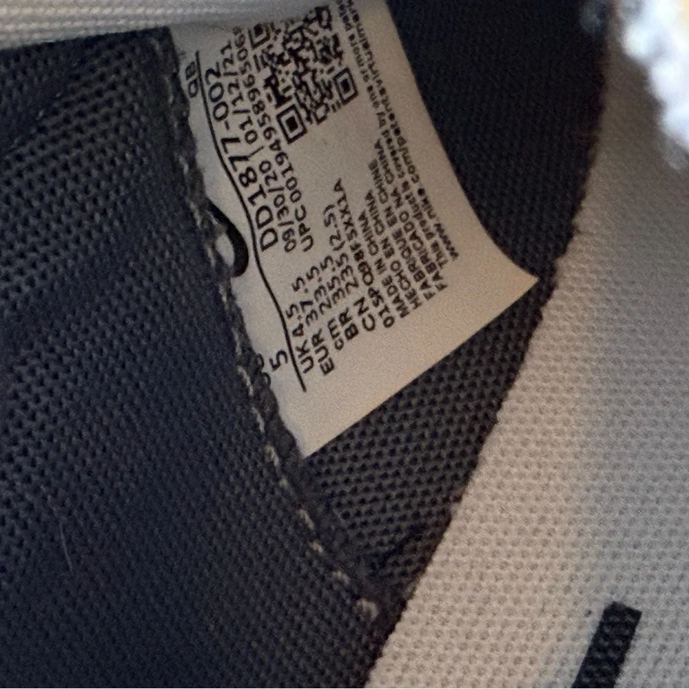 Nike Blazer Low sacai Iron Grey, size 5 (women’s 6.5). Excellent condition - Picture 3 of 8